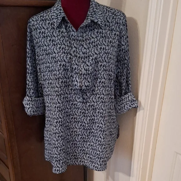 Ann Taylor Black and White Button Down Shirt - Picture 1 of 1